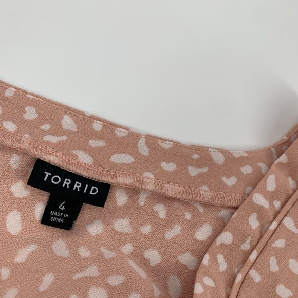 Torrid Polka Dot Print Tunic Top Size 4 / 4x Womens Peach Orange Pink White Plus - Picture 3 of 7